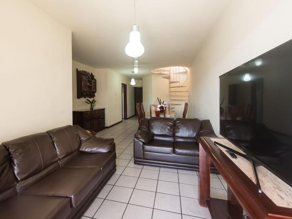 קאבו פריו Excelente Cobertura Duplex A 2 Quadras Da Praia Do Forte Com 4 Quartos מראה חיצוני תמונה